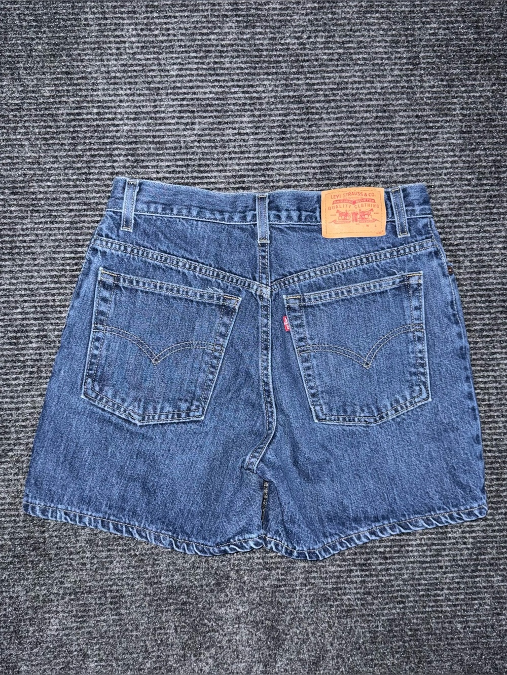 Vintage Y2K Levi's Denim Shorts Dark Wash Women’s 8 / 28 Jorts Cotton 5” Inseam